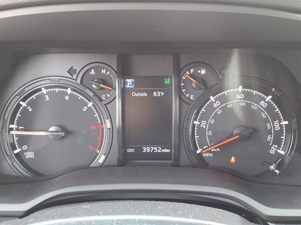 Used 2021 Toyota 4Runner SR5 RWD image 33