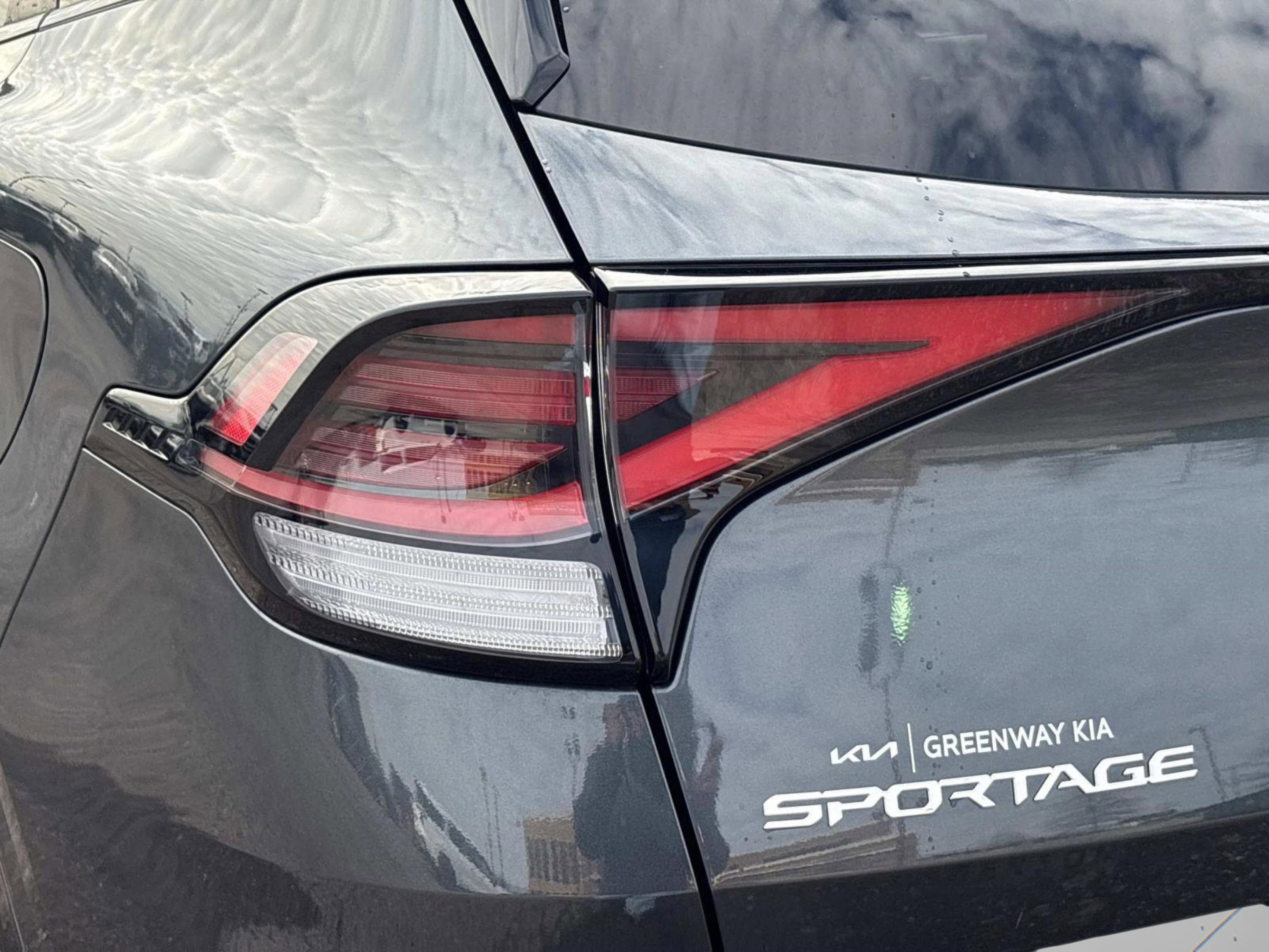 Used 2023 Kia Sportage SX image 10