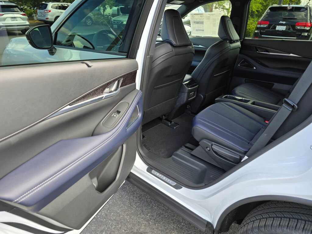 New 2026 INFINITI QX60 Sport w/ Dark Cargo Package image 15