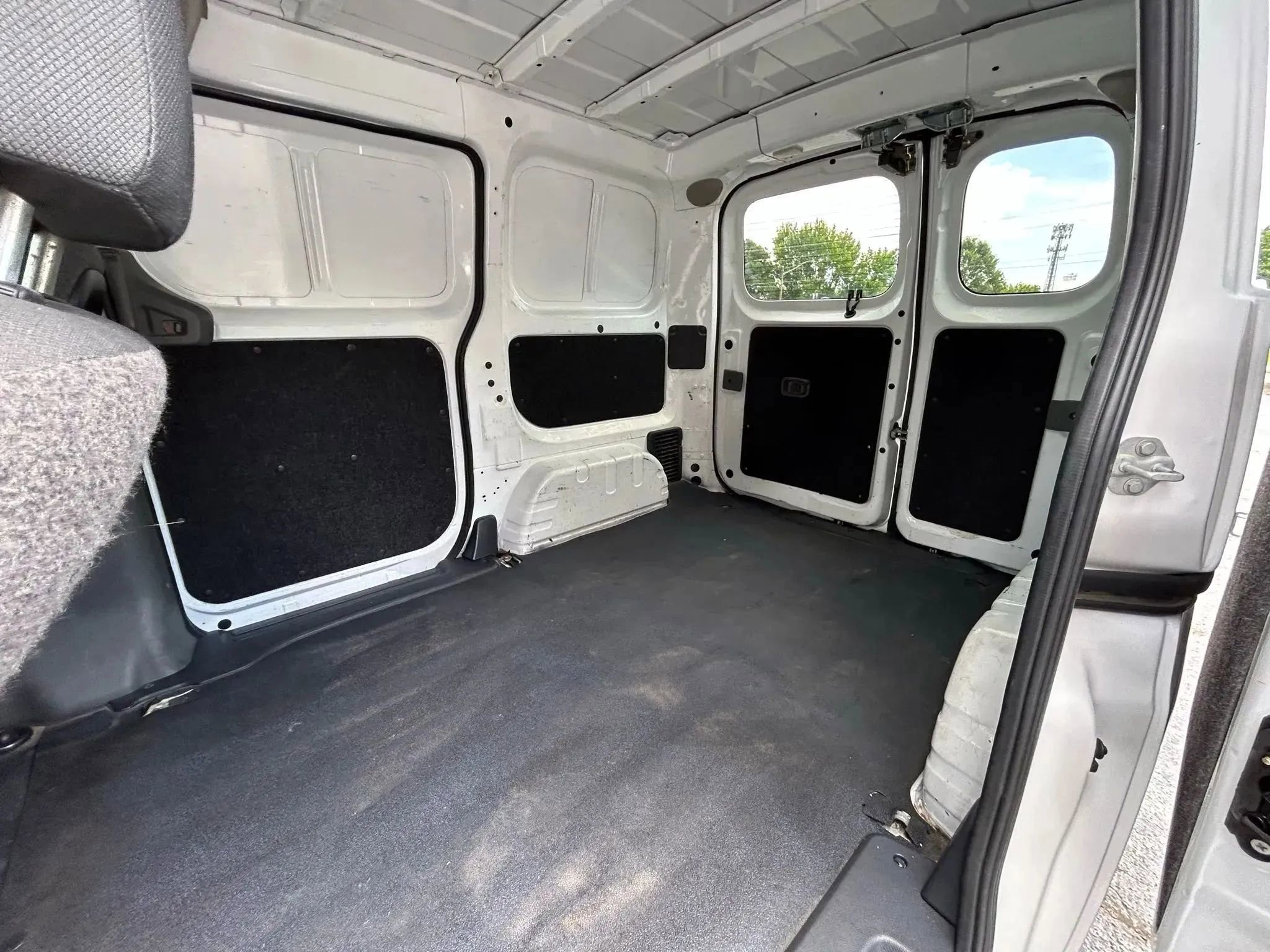 Used 2017 Nissan NV200 S w/ Back Door Glass Package image 21