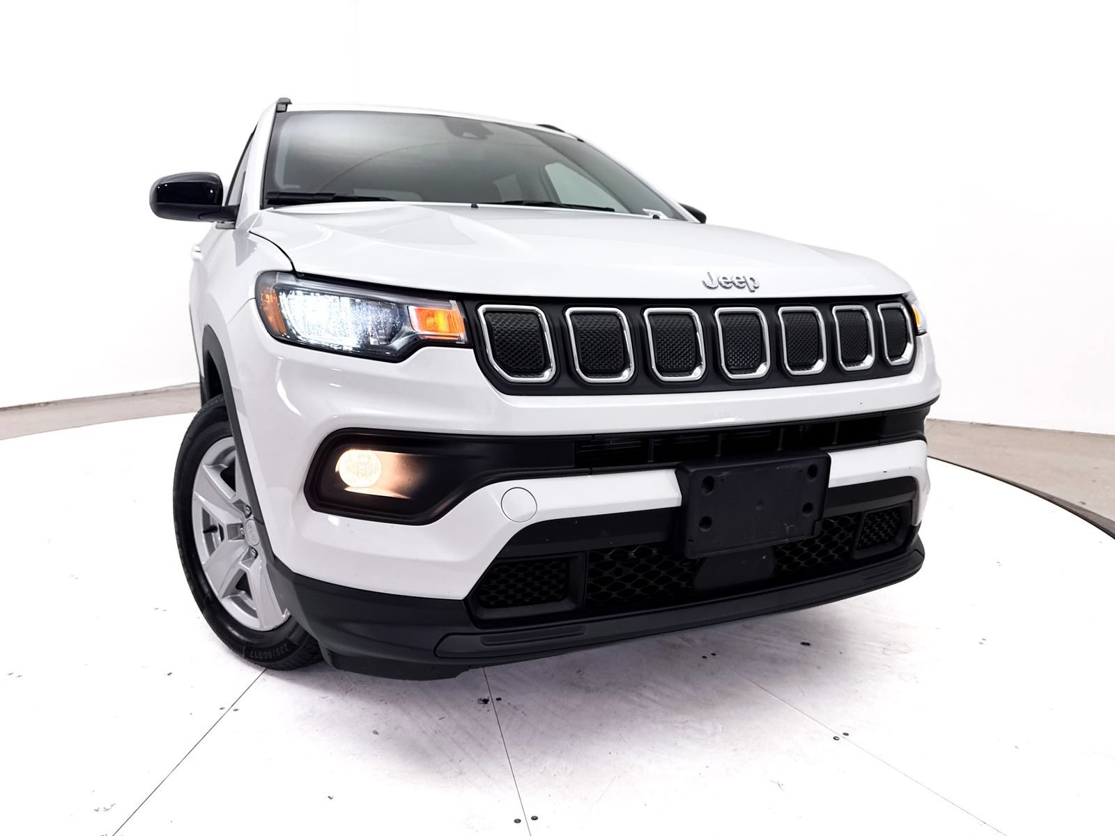 Used 2022 Jeep Compass Latitude w/ Sun and Sound Group FWD image 7