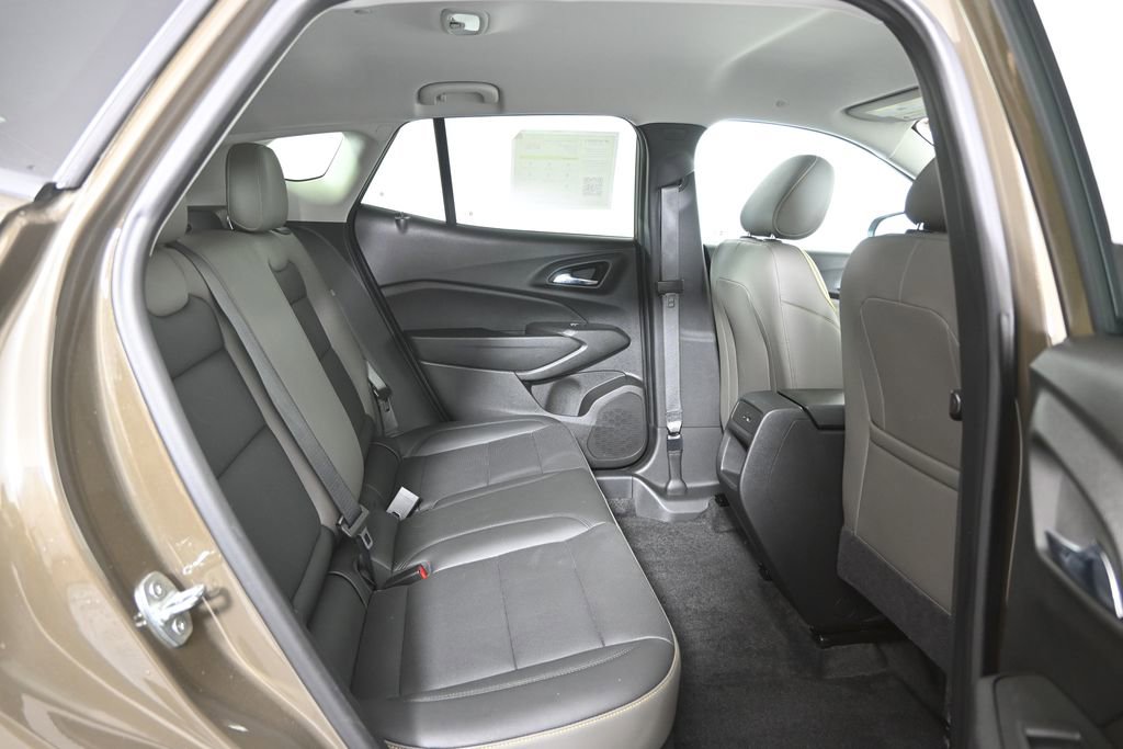 Used 2024 Chevrolet Trax ACTIV w/ Driver Confidence Package FWD image 15