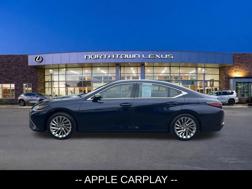 Used 2022 Lexus ES 350 Ultra Luxury w/ Accessory Package 2 FWD image 2