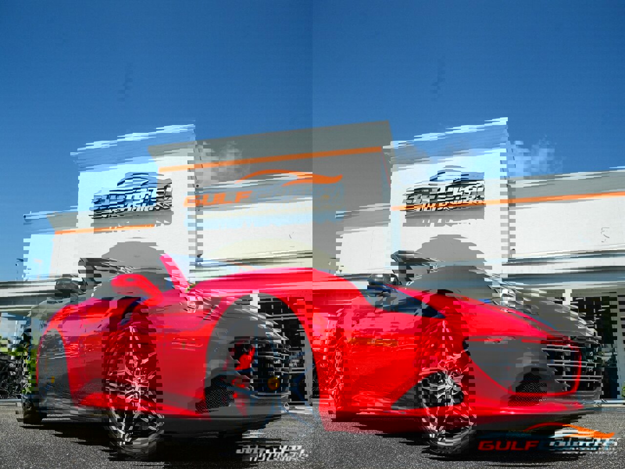 Used 2015 Ferrari California T image 1