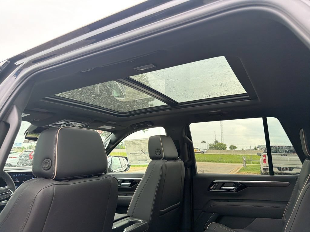 New 2026 Chevrolet Tahoe Premier w/ Sun And Tow Package AWD/4WD image 19