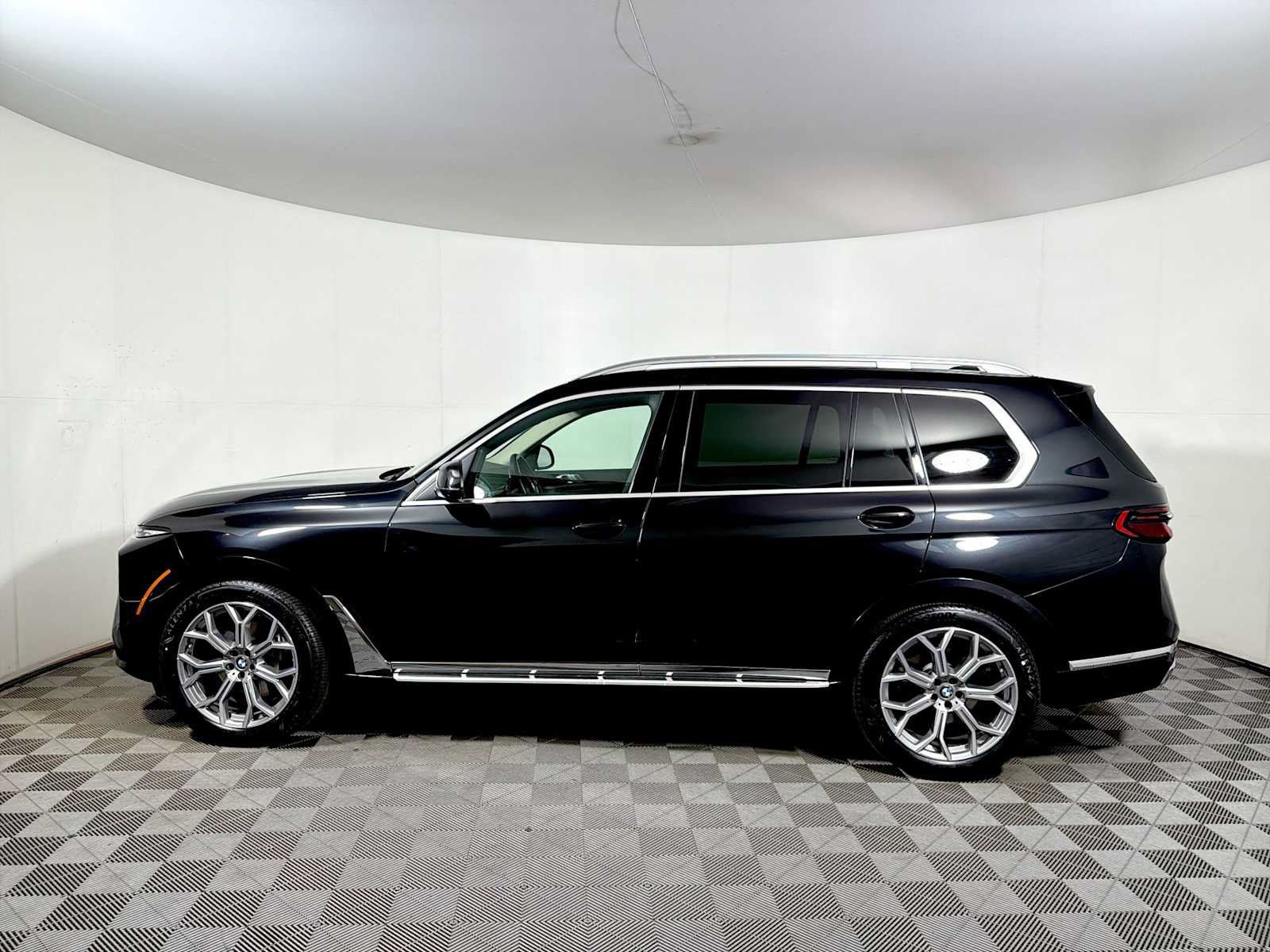 Used 2024 BMW X7 xDrive40i AWD/4WD image 4