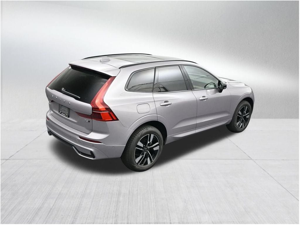 New 2026 Volvo XC60 B5 Plus AWD/4WD image 17
