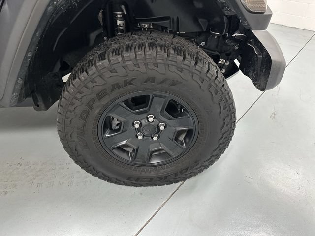 Used 2023 Jeep Gladiator Mojave AWD/4WD image 19