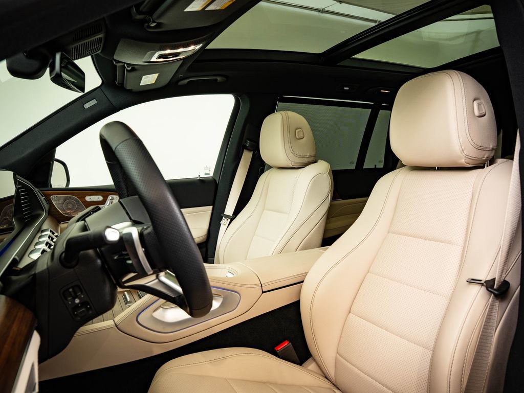 Used 2025 Mercedes-Benz GLS 450 4MATIC image 24