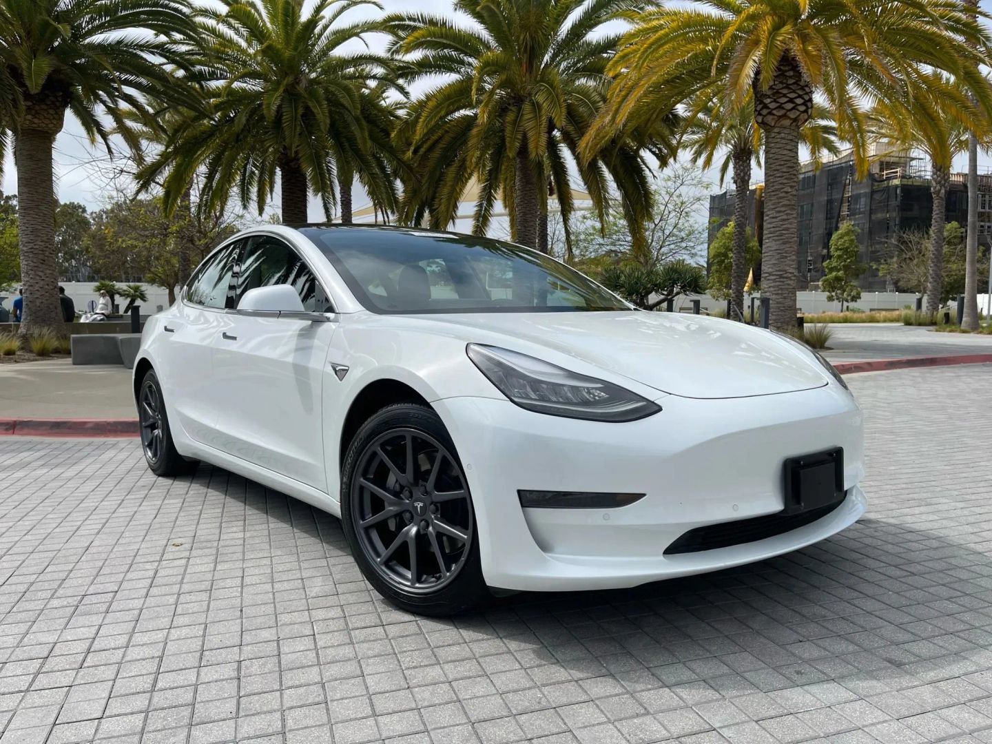 Used 2020 Tesla Model 3 Standard Range Plus RWD image 2
