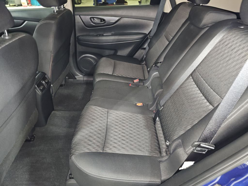 Used 2020 Nissan Rogue S image 24