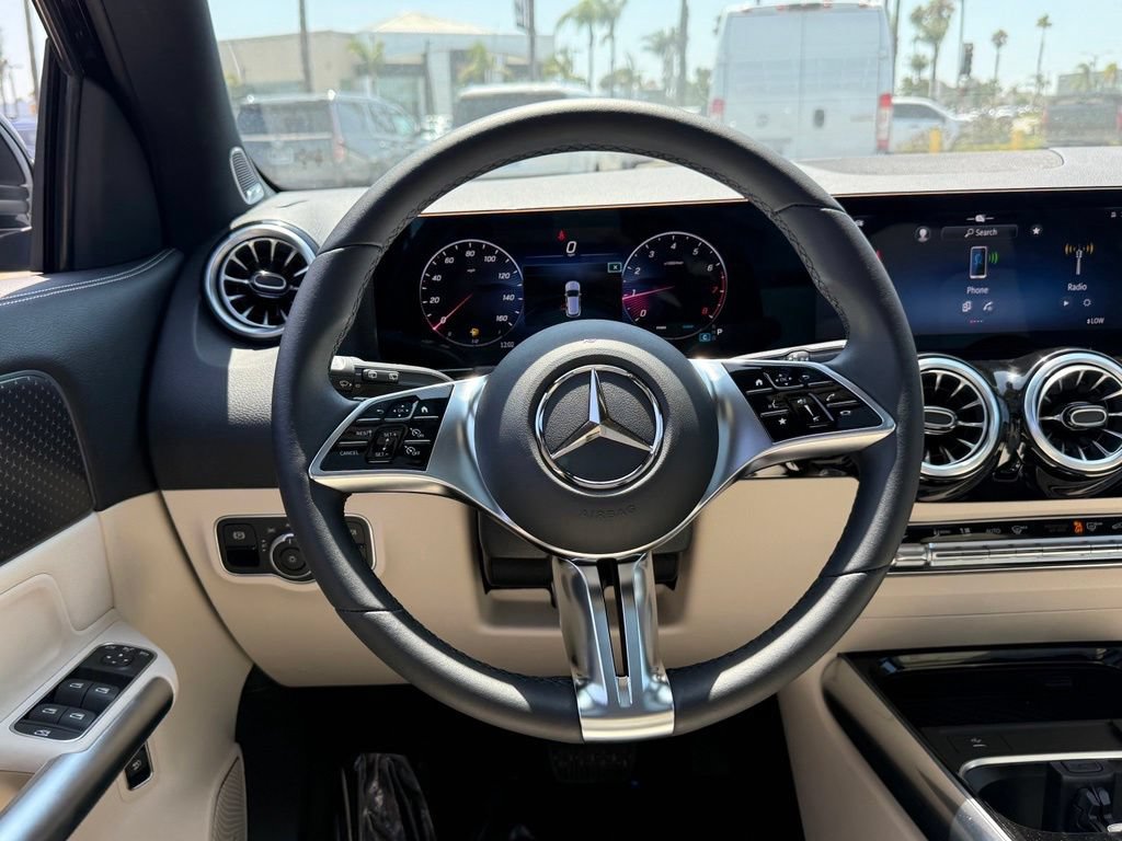 Used 2025 Mercedes-Benz GLA 250 4MATIC image 21