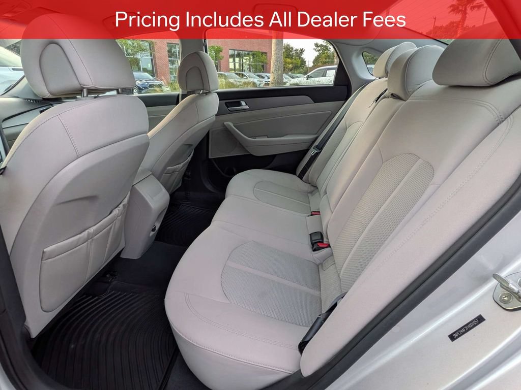 Used 2015 Hyundai Sonata SE w/ Option Group 02 FWD image 13