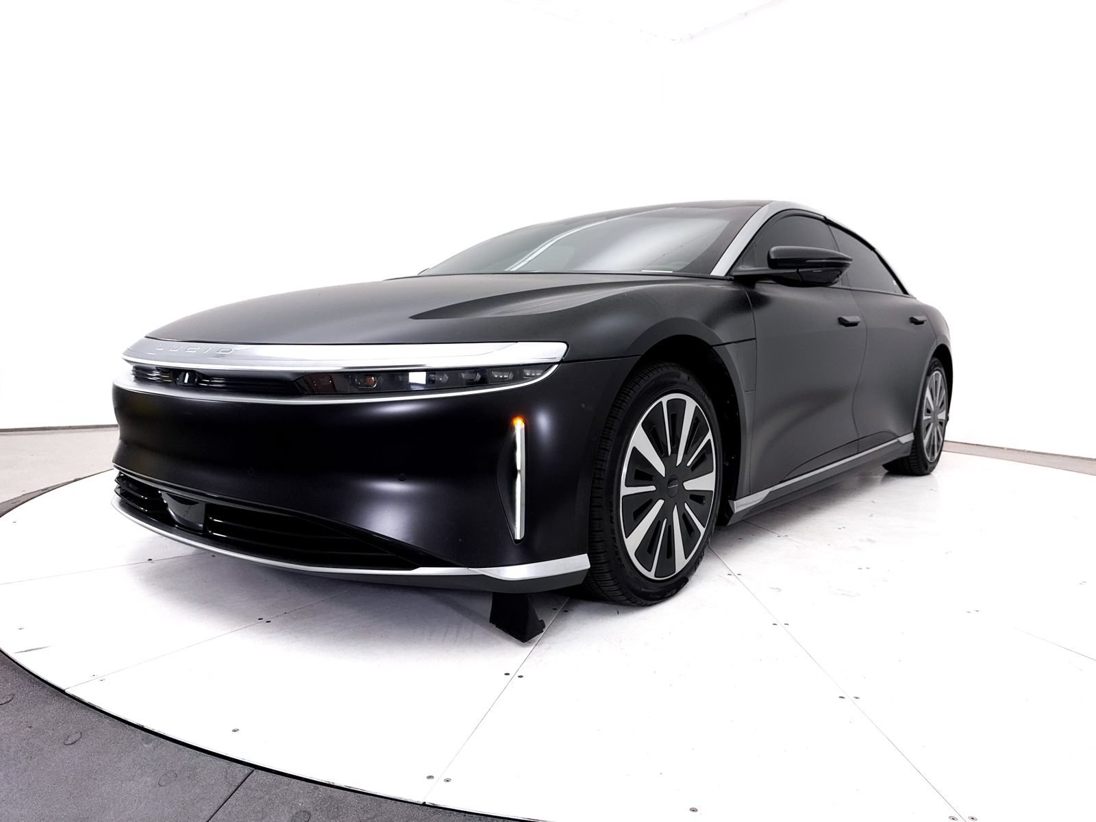 Used 2023 Lucid Air Touring AWD/4WD image 11