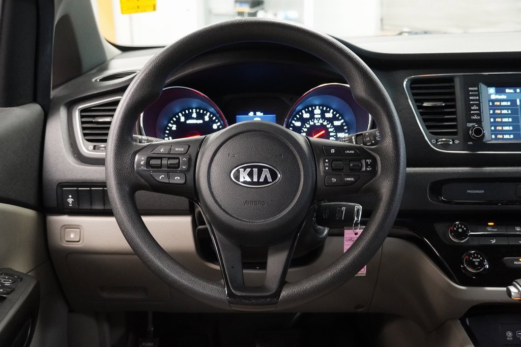 Used 2019 Kia Sedona L image 11