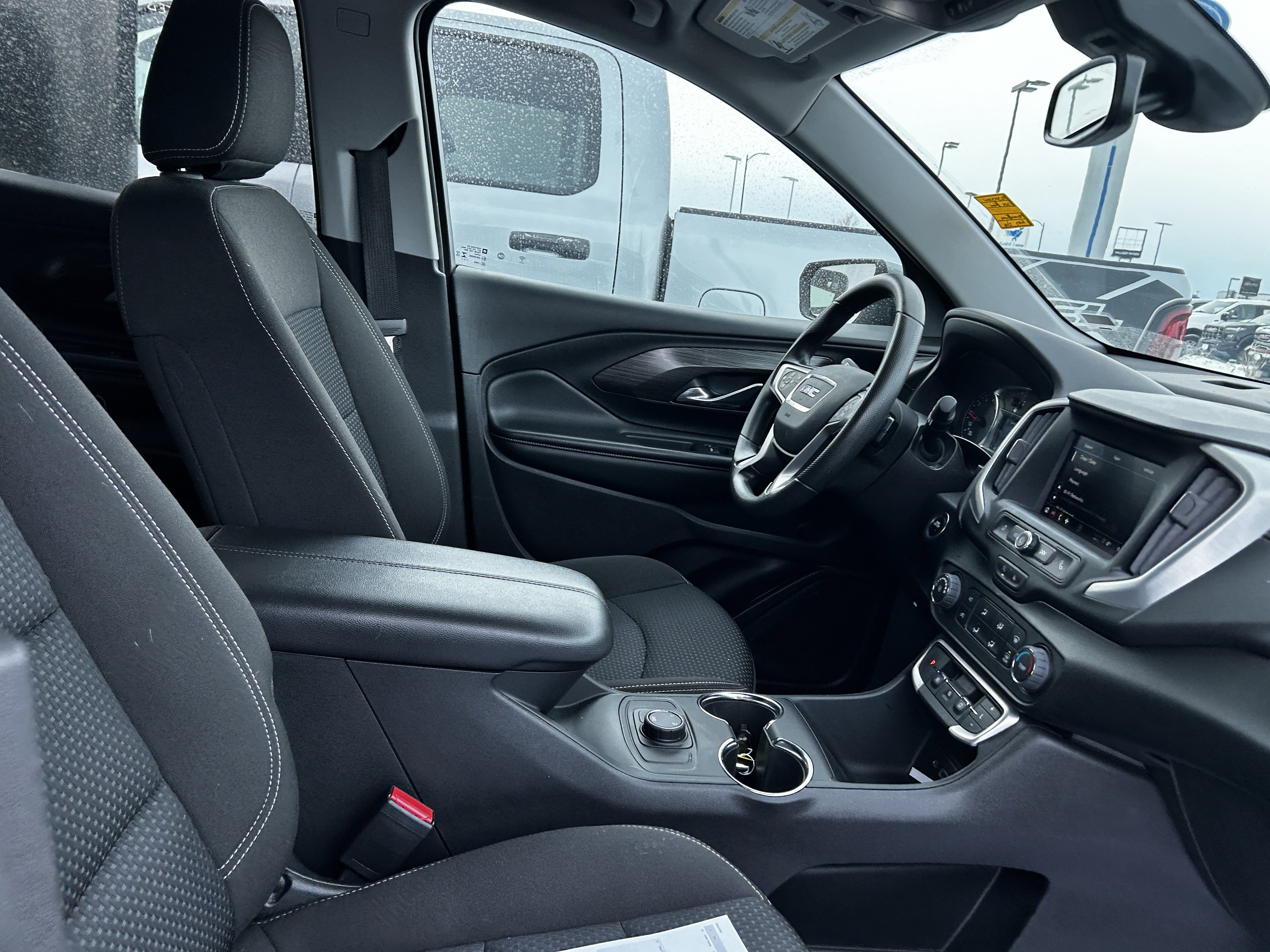 Used 2024 GMC Terrain SLE image 13