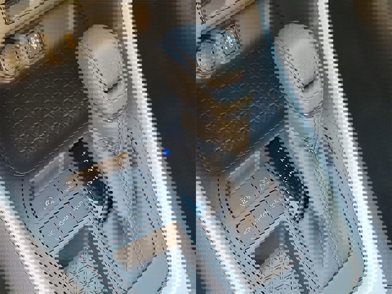 Used 2025 Toyota RAV4 LE image 27