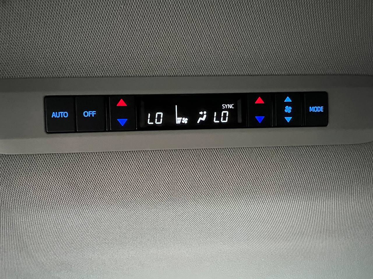 Used 2022 Toyota Sienna Limited AWD/4WD image 24