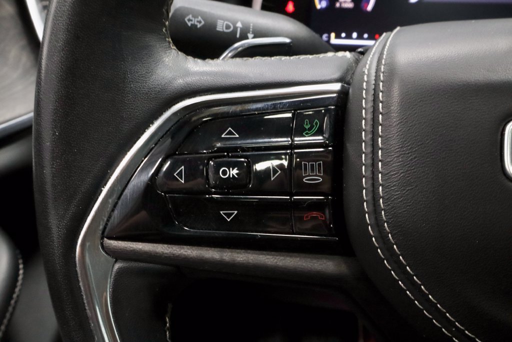 Used 2022 Jeep Grand Cherokee L Overland w/ Luxury Tech Group IV AWD/4WD image 23