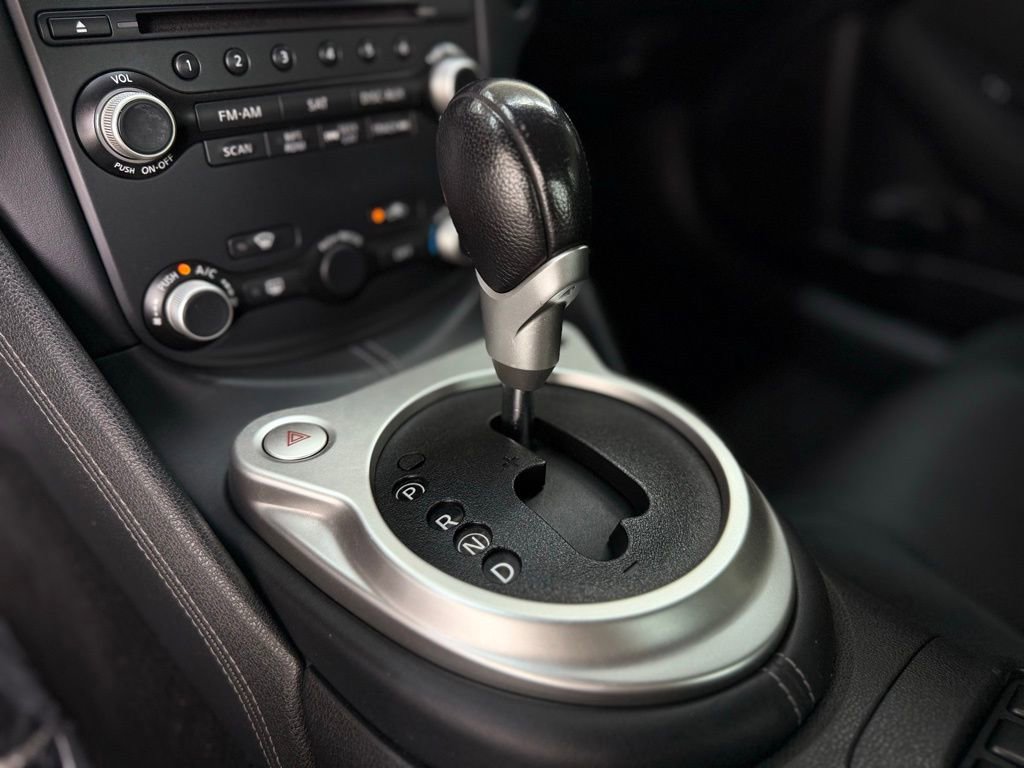 Used 2017 Nissan 370Z w/ Sport Package image 28