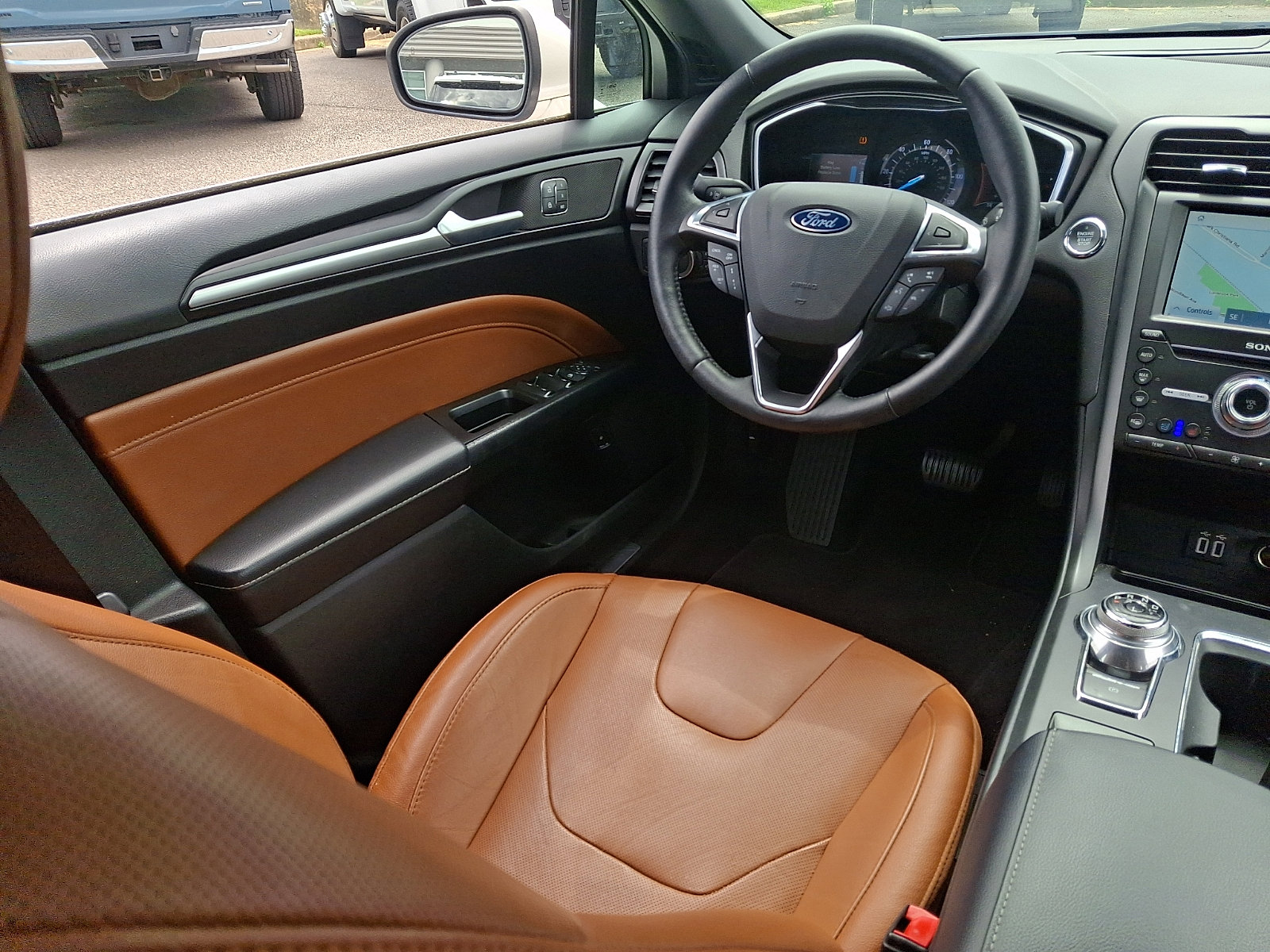 Used 2019 Ford Fusion Energi Titanium FWD image 13