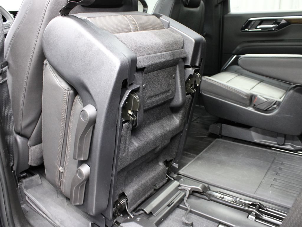 Used 2025 Chevrolet Tahoe High Country AWD/4WD image 73