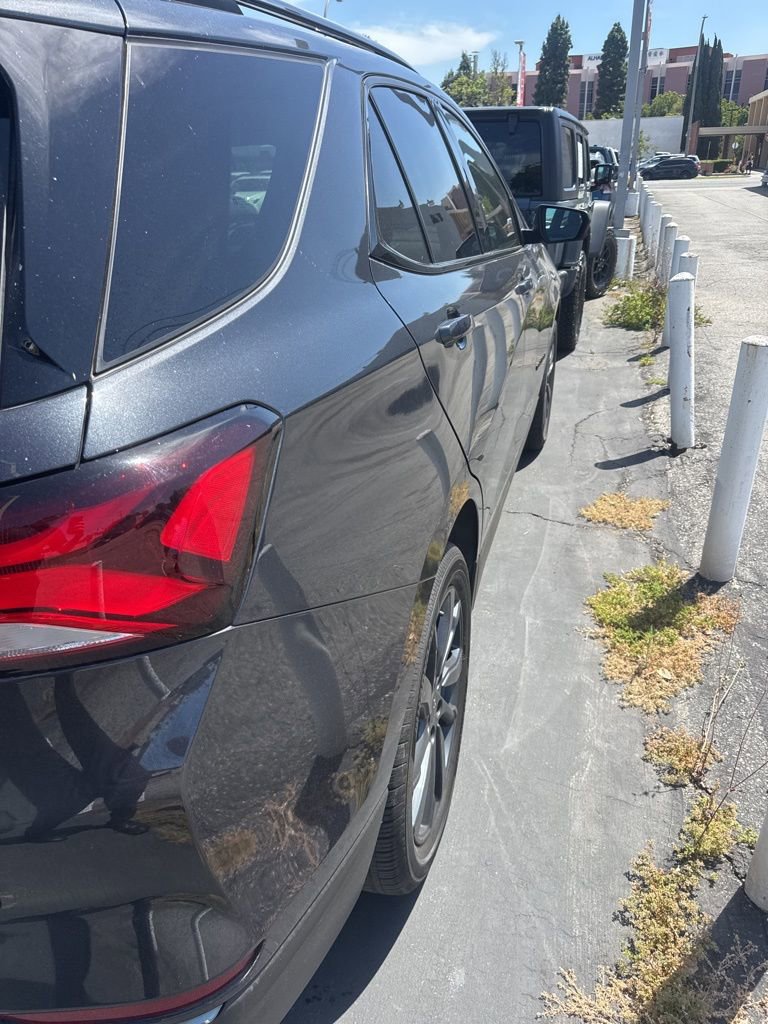 Used 2022 Chevrolet Equinox RS w/ LPO, Cargo Package FWD image 5