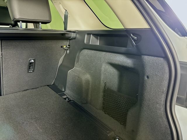 Used 2024 Land Rover Discovery Sport S image 26