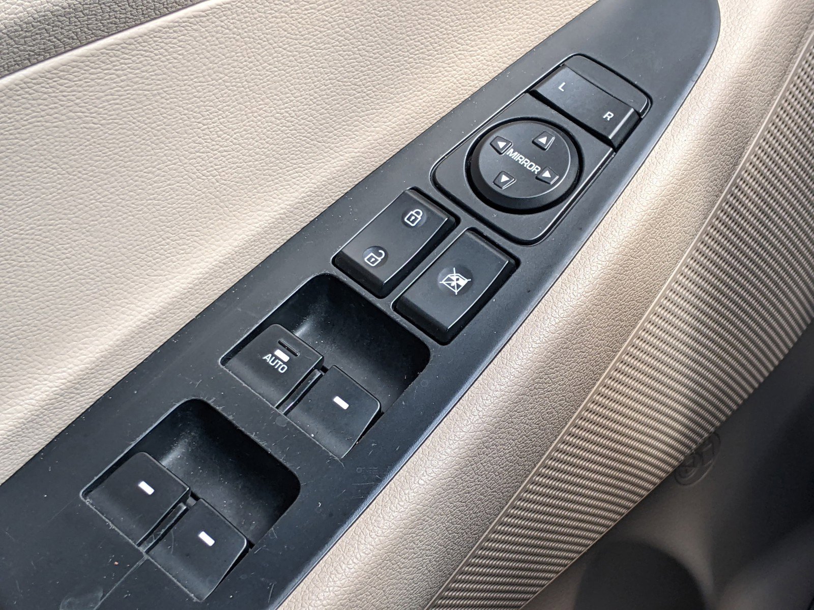 Used 2017 Hyundai Tucson SE Plus image 16