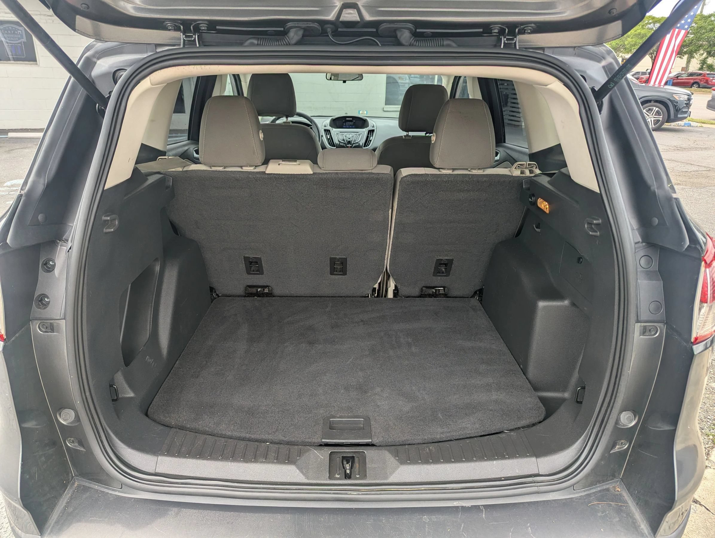Used 2016 Ford Escape SE FWD image 17