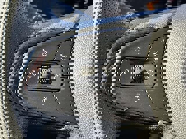 Used 2025 Chevrolet Trax LT FWD image 19