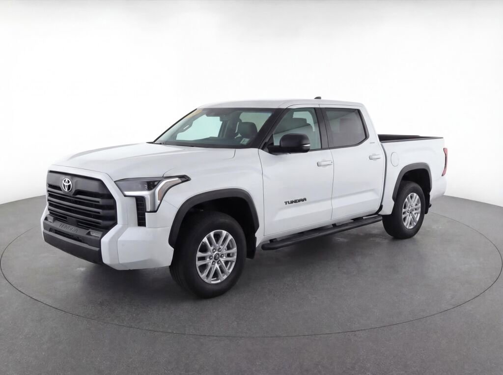 Used 2022 Toyota Tundra SR5 w/ SR5 Premium Package image 3