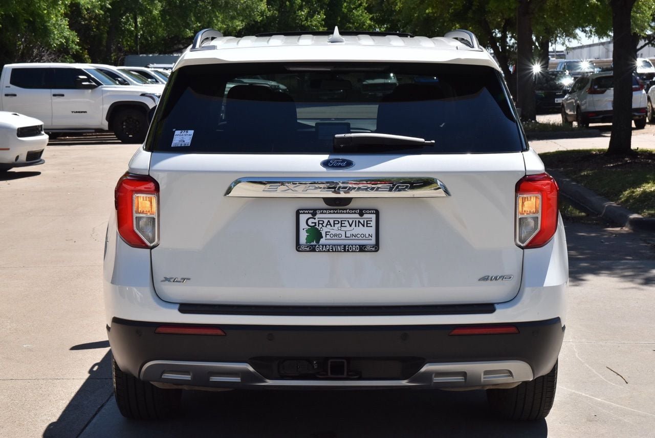 Used 2023 Ford Explorer XLT w/ Equipment Group 202A AWD/4WD image 9