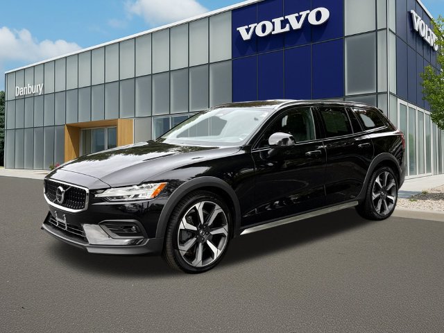 Used 2024 Volvo V60 B5 Cross Country Ultimate w/ Protection Package Premier AWD/4WD image 1