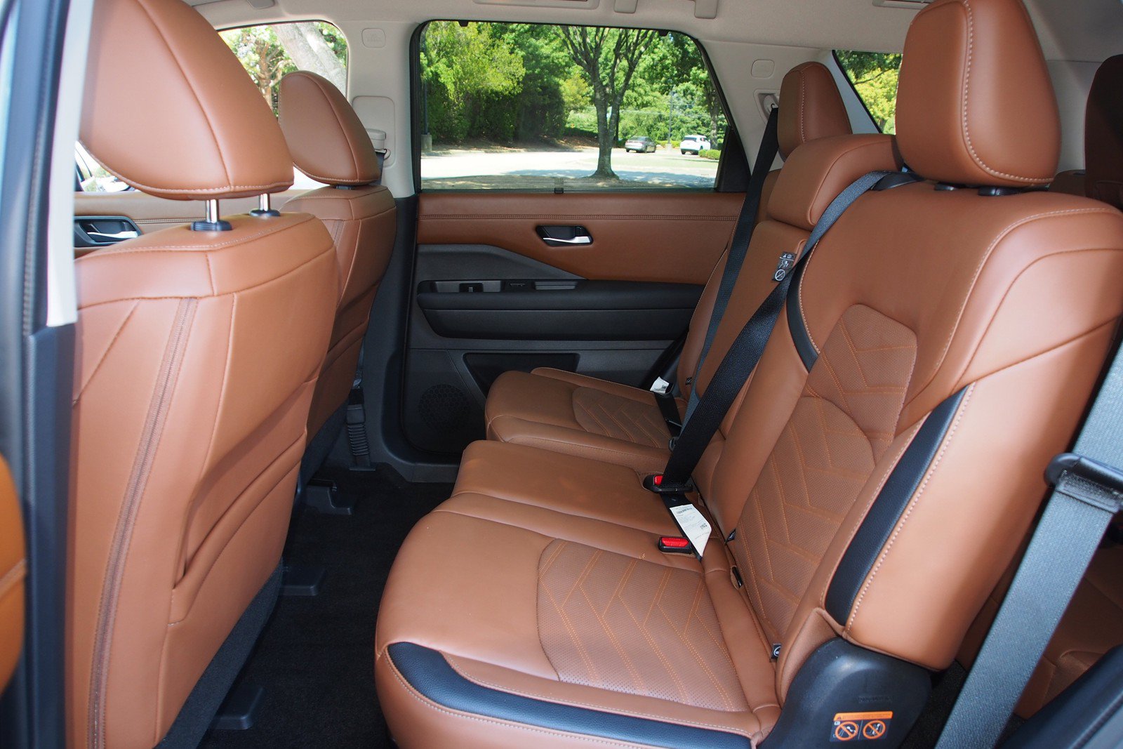 Used 2024 Nissan Pathfinder Platinum w/ Cargo Package FWD image 22