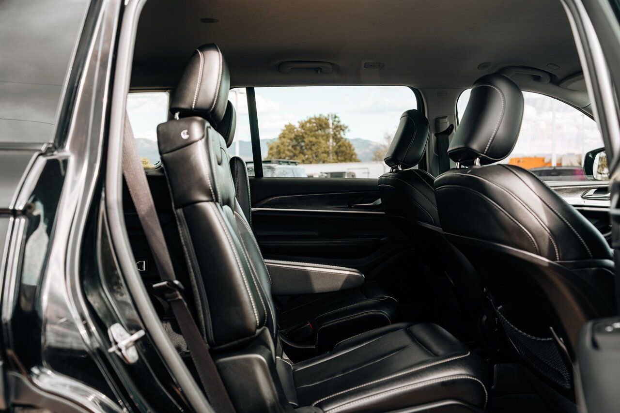 Used 2023 Jeep Grand Cherokee L Limited w/ Trailer Tow Group (B) image 42