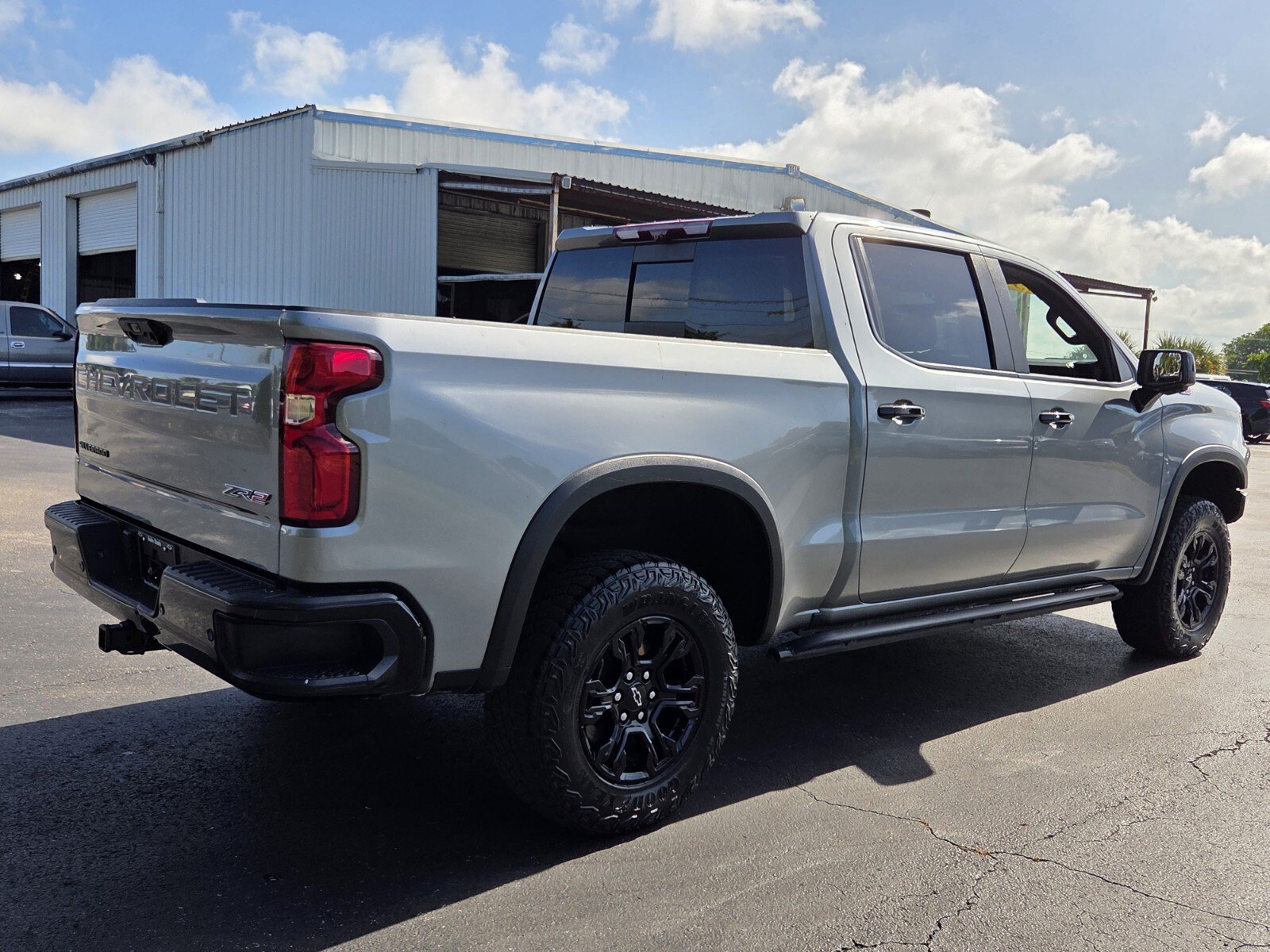 Certified 2023 Chevrolet Silverado 1500 ZR2 w/ Technology Package AWD/4WD image 5