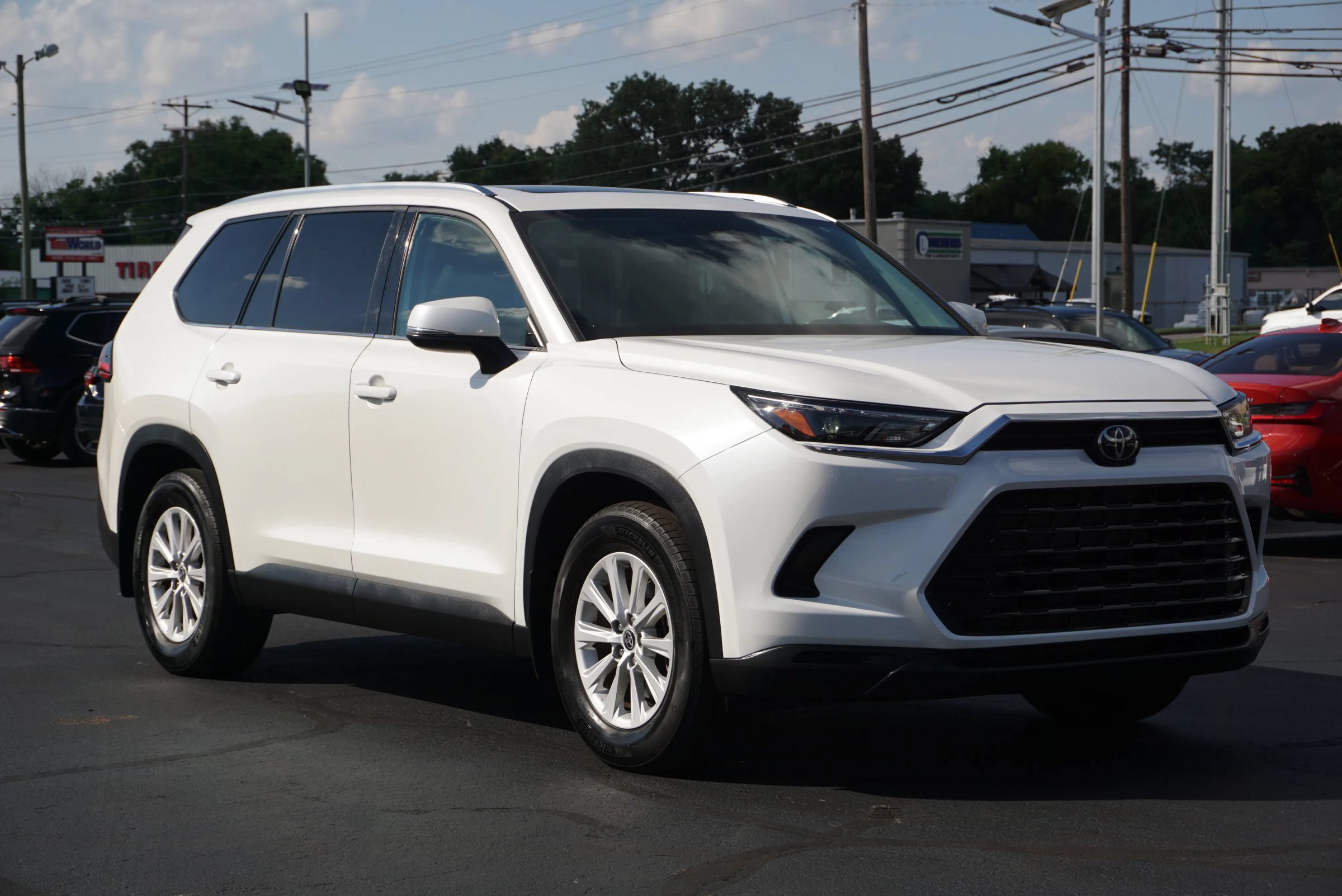 Used 2024 Toyota Grand Highlander AWD image 3
