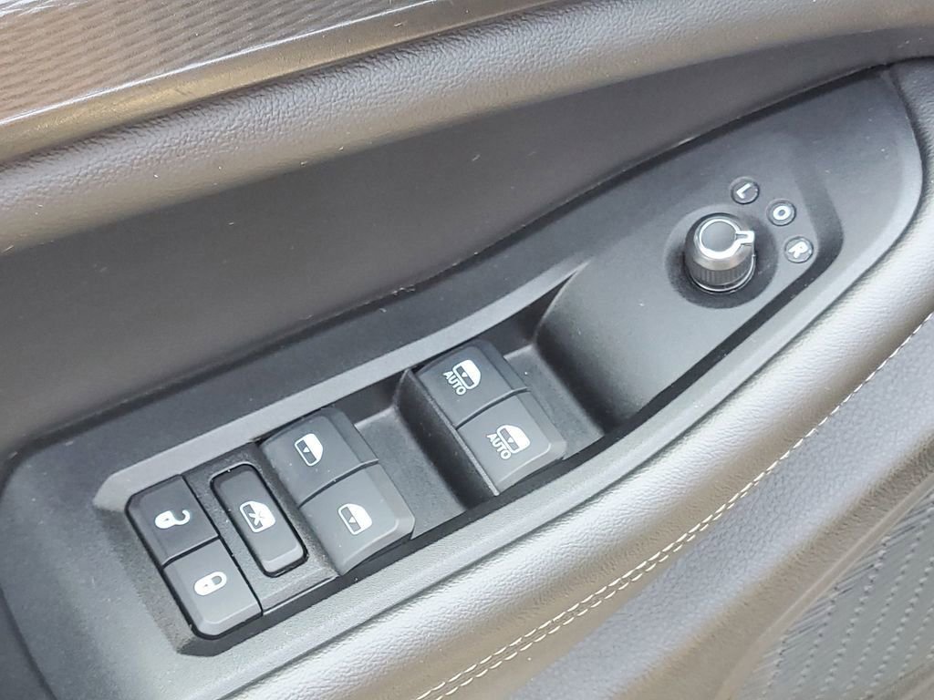 Used 2024 Jeep Grand Cherokee L Laredo AWD/4WD image 23