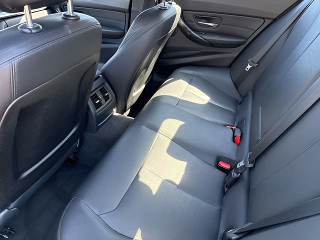 Used 2015 BMW 320i xDrive Sedan AWD/4WD image 9