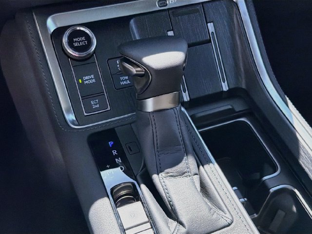 New 2026 Lexus GX 550 w/ Cold Area Package AWD/4WD image 29