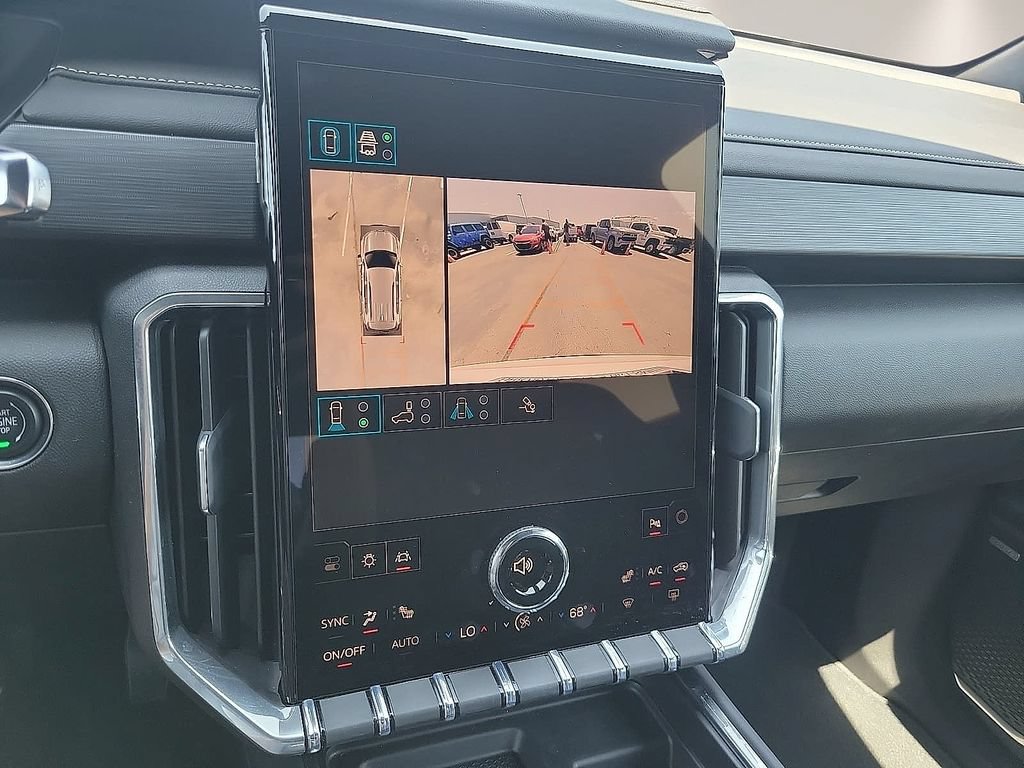 Used 2026 GMC Acadia Elevation w/ Elevation Premium Package FWD image 17