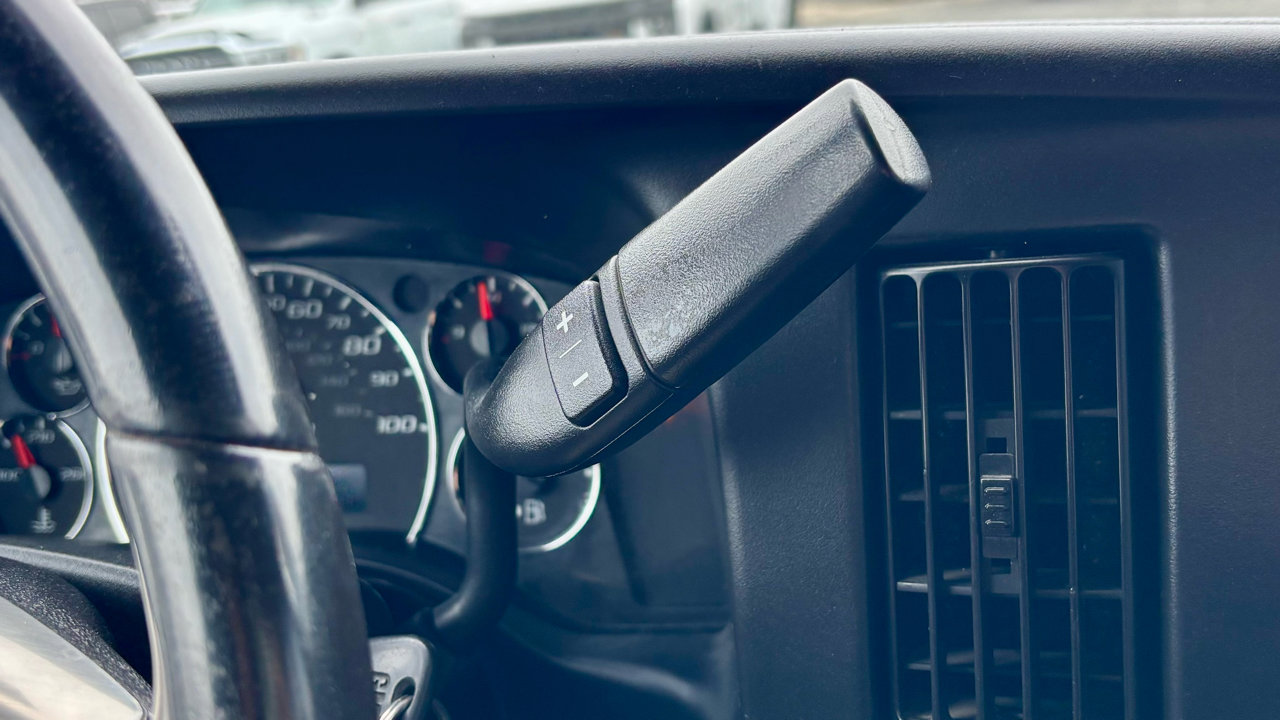 Used 2017 Chevrolet Express 3500 Extended image 19