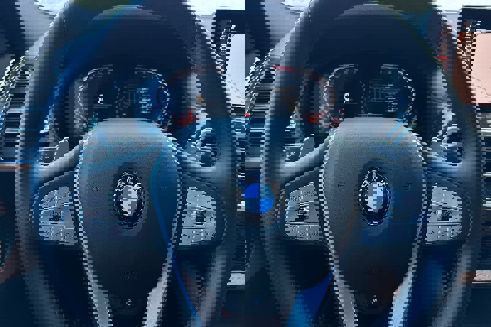 Used 2024 BMW X4 xDrive30i w/ Premium Package image 25