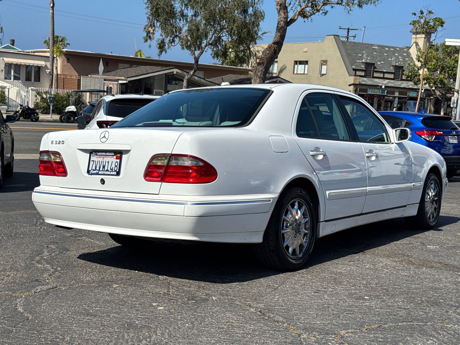 Used 2000 Mercedes-Benz E 320 Sedan image 8