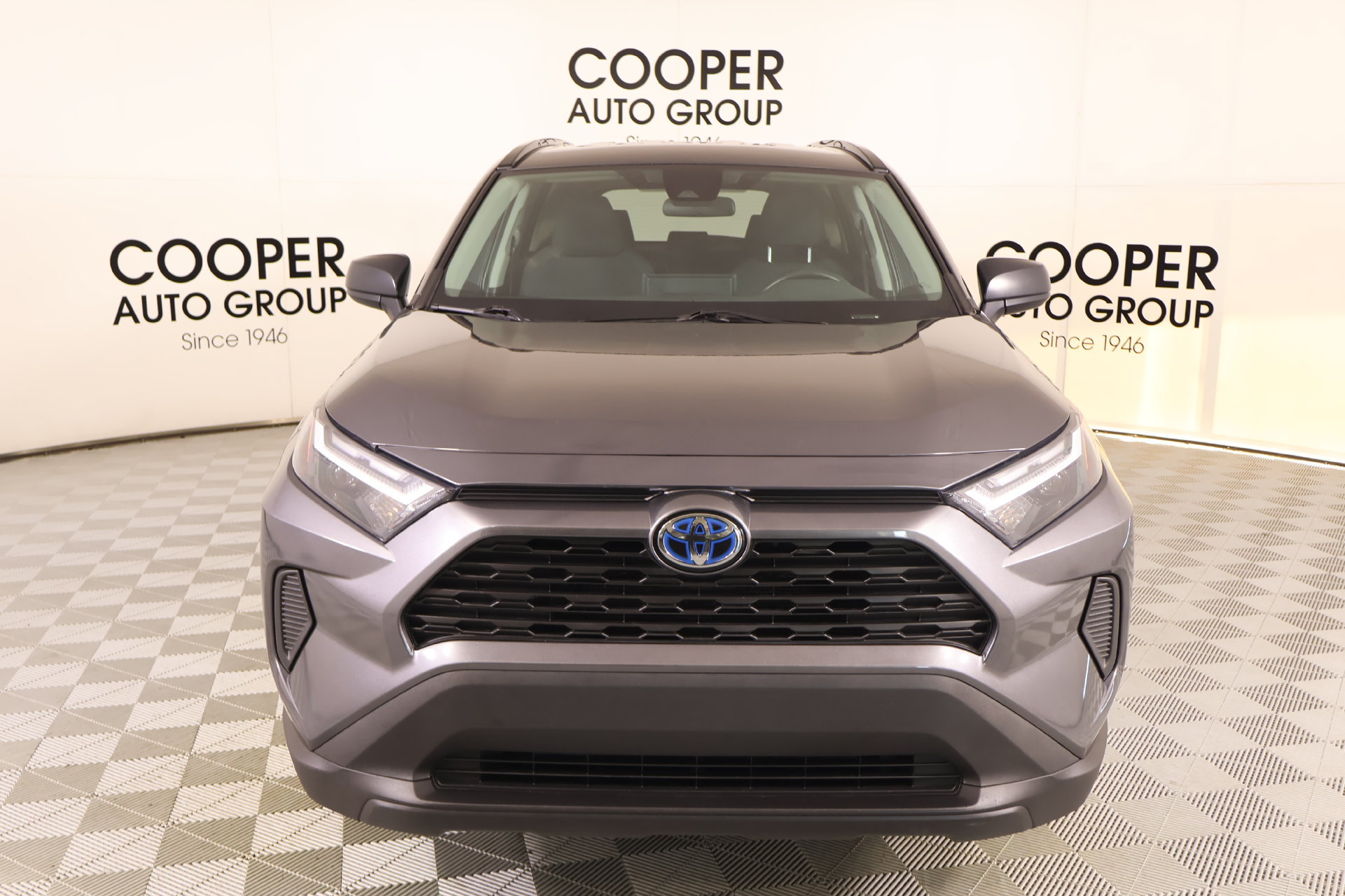 Used 2024 Toyota RAV4 LE AWD/4WD image 8