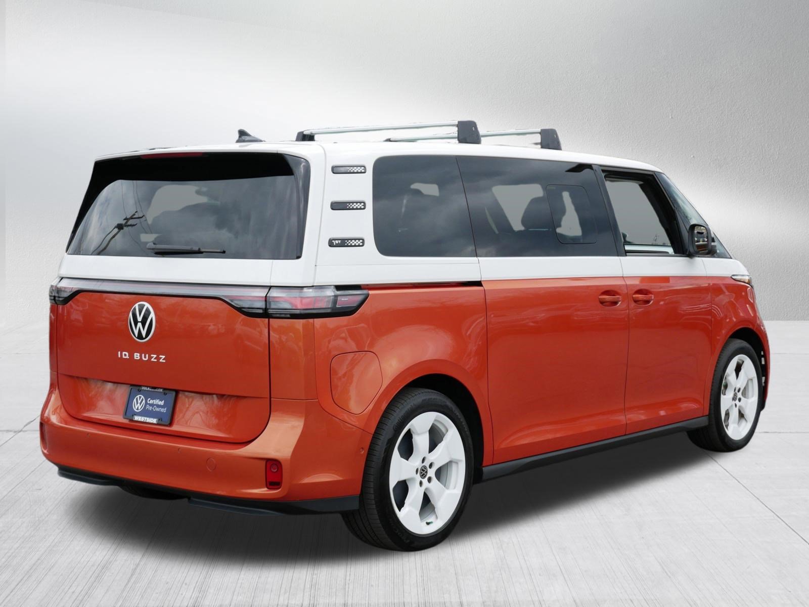 Used 2025 Volkswagen ID. Buzz 1st Edition RWD image 7