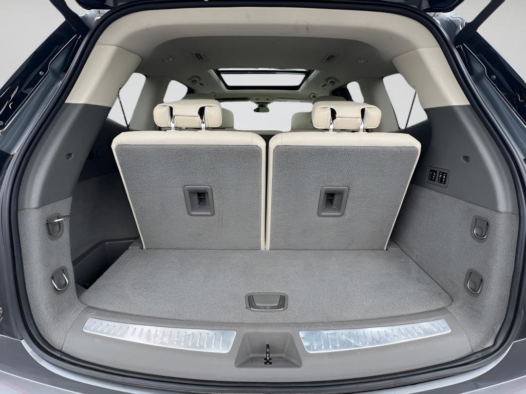 Used 2021 Cadillac XT6 Premium Luxury FWD image 17