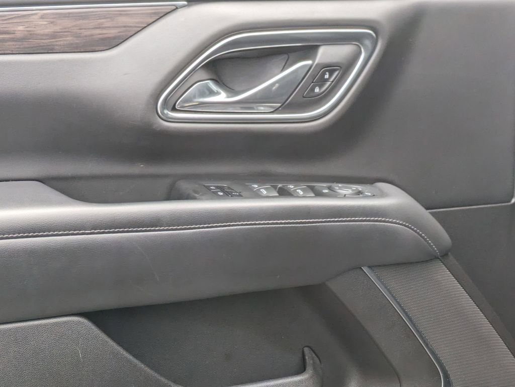 Used 2021 Chevrolet Suburban Z71 image 10