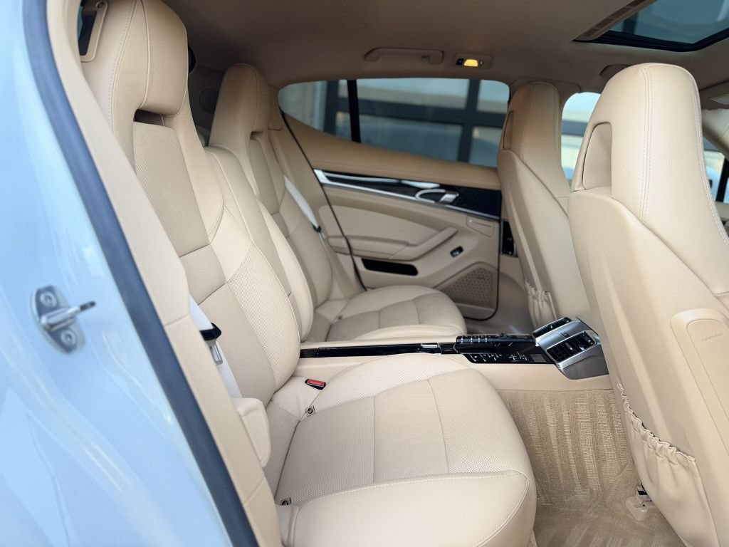 Used 2014 Porsche Panamera S RWD image 25